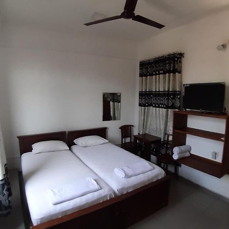 City Hotel Коломбо Экстерьер фото